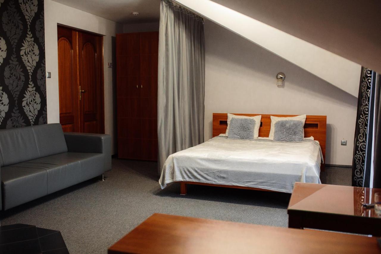 Euro Motel Lyuboml Luaran gambar