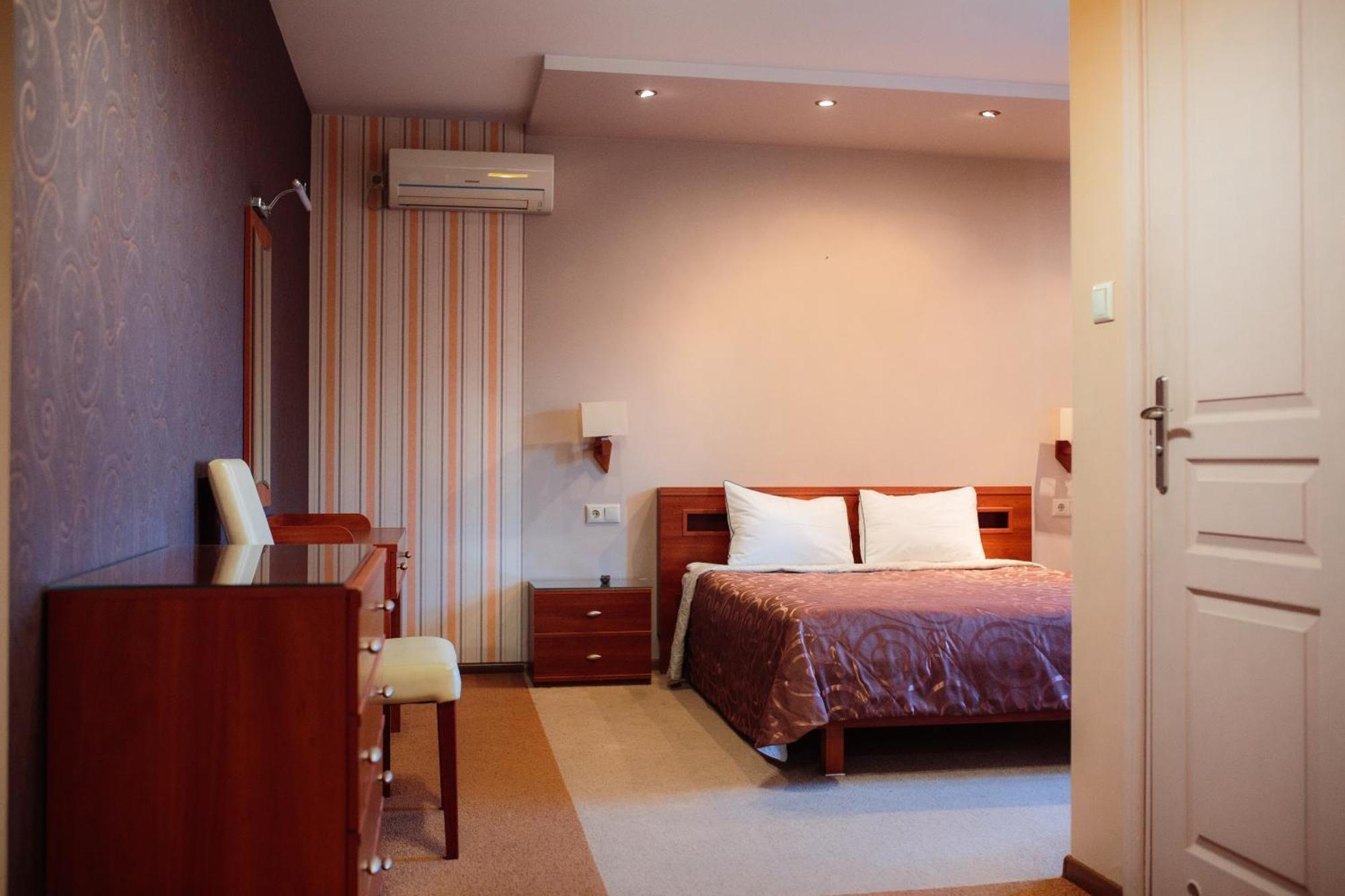 Euro Motel Lyuboml Luaran gambar