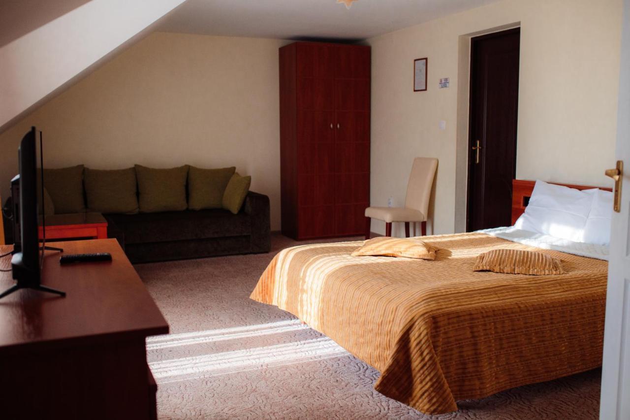 Euro Motel Lyuboml Luaran gambar
